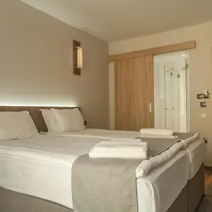 Hugo Hotel